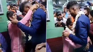 Viral Video: विमानानंतर धावत्या ट्रेनमध्ये जोडप्याने केलं लग्न, व्हिडिओ सोशल मीडियावर व्हायरल